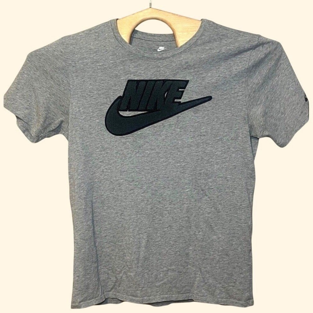 Nike Terry Stitch Futura Logo Tee Mens M Heather Gray Athletic Cut Streetwear